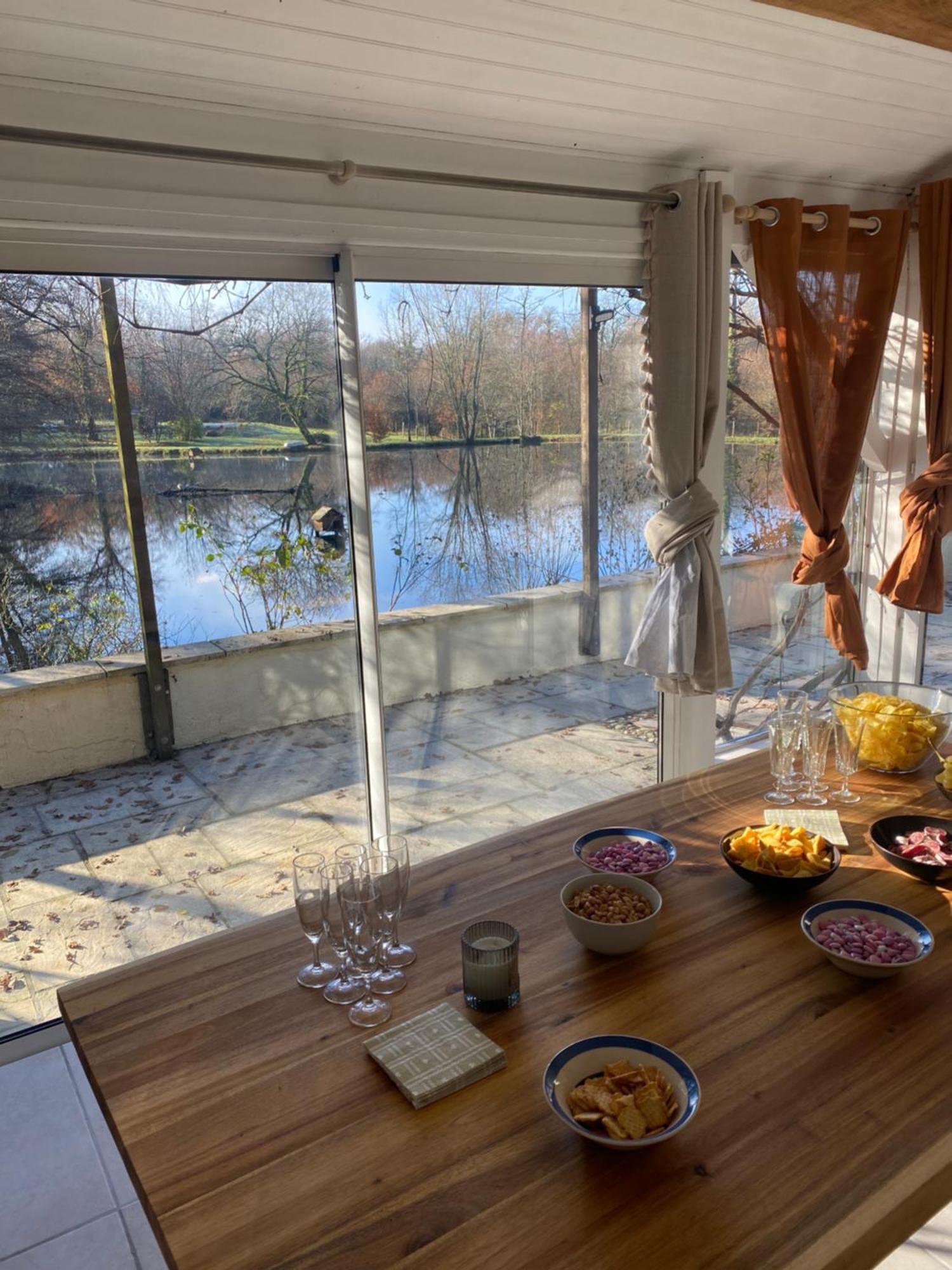 La Petite Maison Au Bord De L'Etang Chirac  Экстерьер фото
